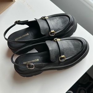 Cute summer work clunky loafers. New condition. Never worn outside size 37.